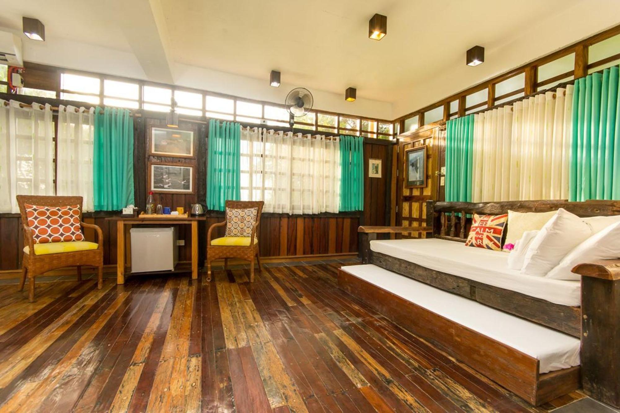 Oldwoods By The Sea Nature Resort Bani Pangasinan Exterior foto